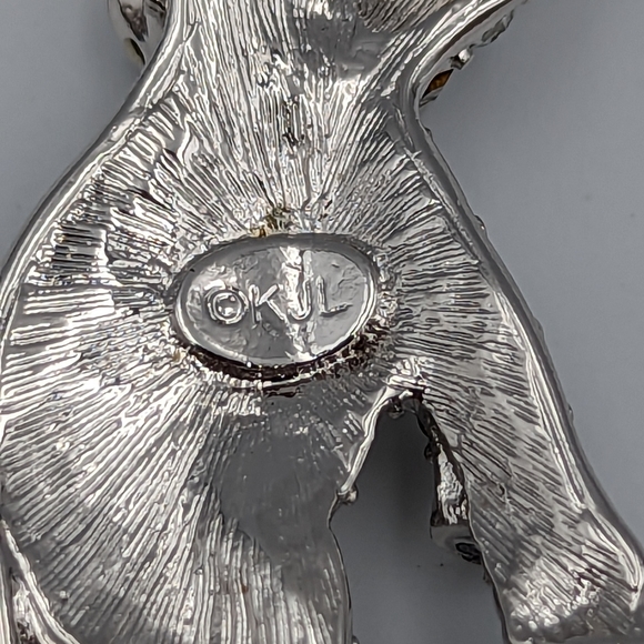 Kenneth Jay Lane Circus Elephant Rhinestone Encrusted Faux Pearl Pin Brooch - Picture 6 of 8